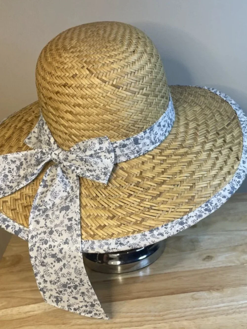Vintage Straw Sun Hat Wide Brim Floral Ribbon Chin Tie Size L Summer Beach